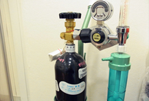 笑気吸入鎮静器